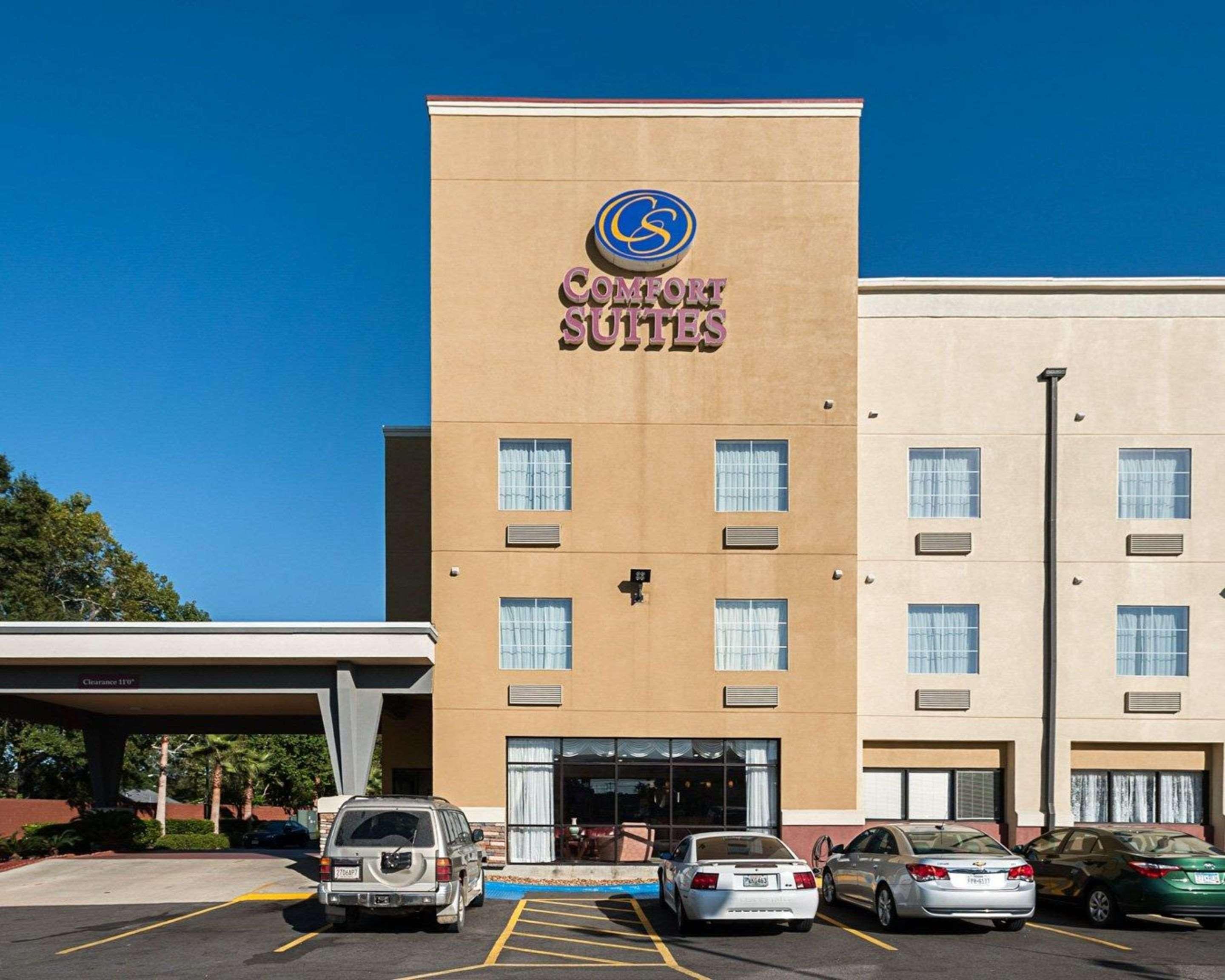 Comfort Suites Lake Charles Bagian luar foto