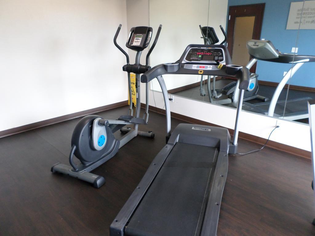 Comfort Suites Lake Charles Bagian luar foto