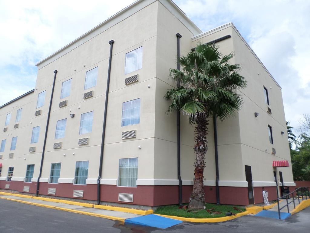 Comfort Suites Lake Charles Bagian luar foto