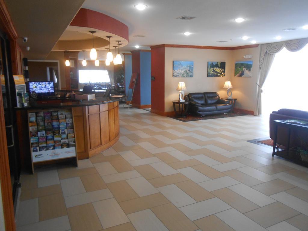 Comfort Suites Lake Charles Bagian luar foto