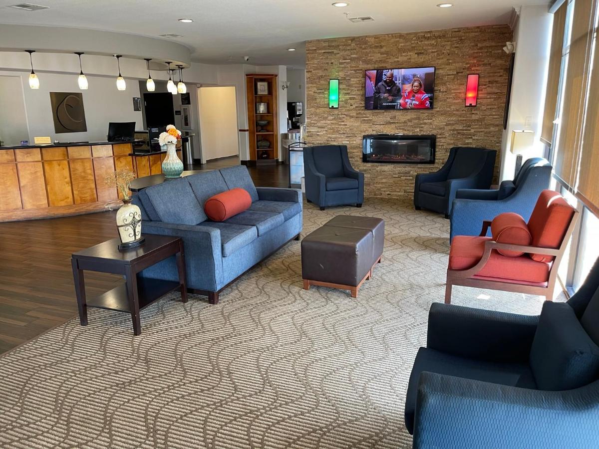 Comfort Suites Lake Charles Bagian luar foto