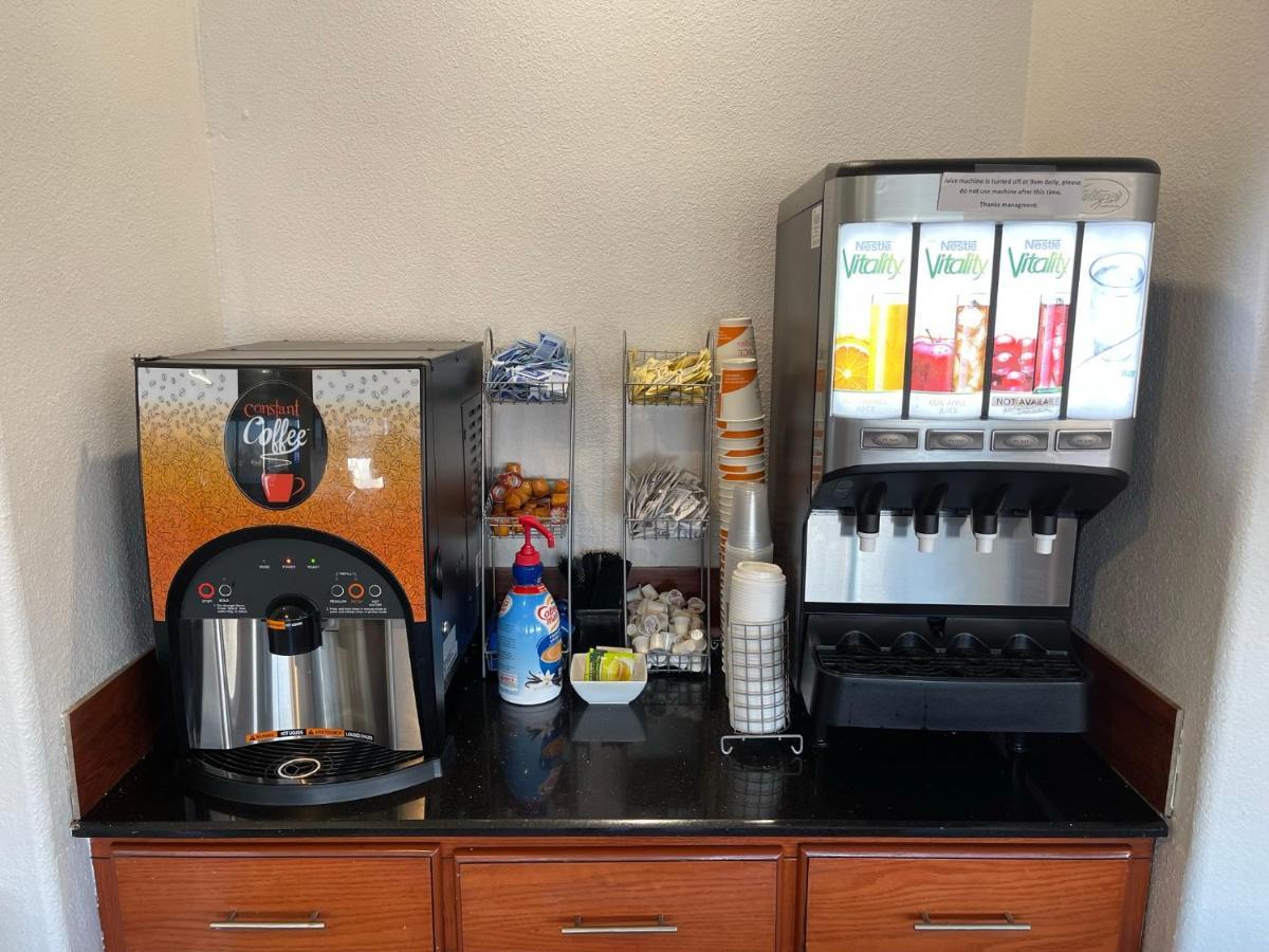 Comfort Suites Lake Charles Bagian luar foto