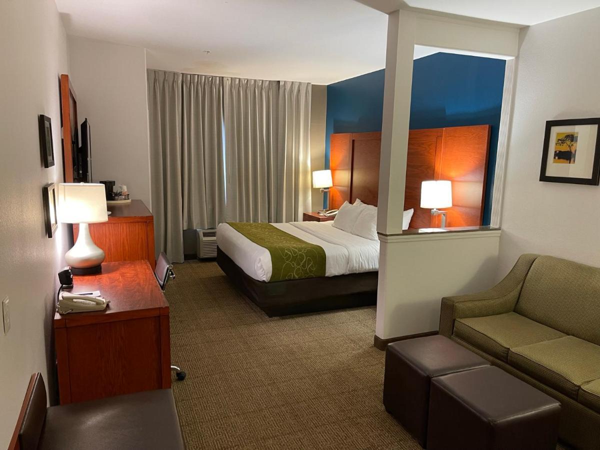 Comfort Suites Lake Charles Bagian luar foto