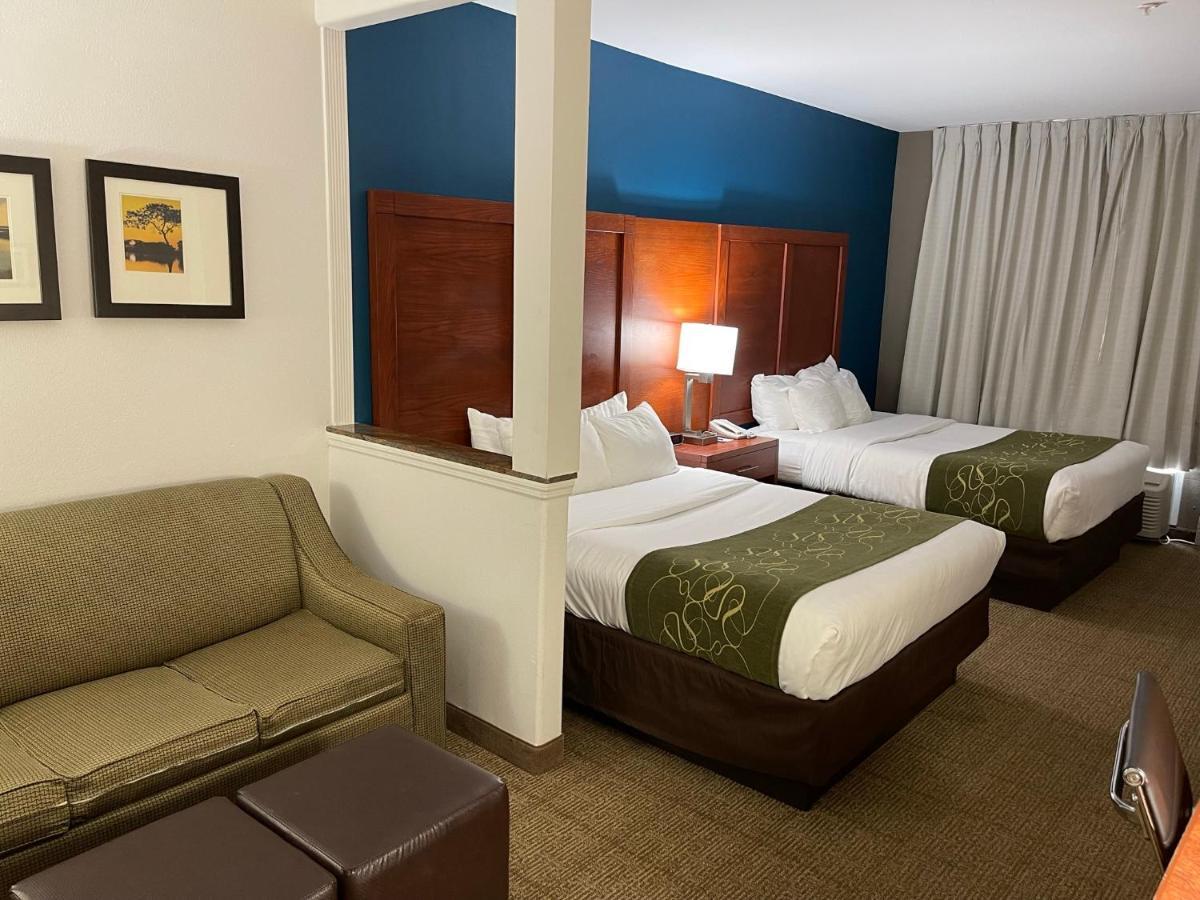 Comfort Suites Lake Charles Bagian luar foto