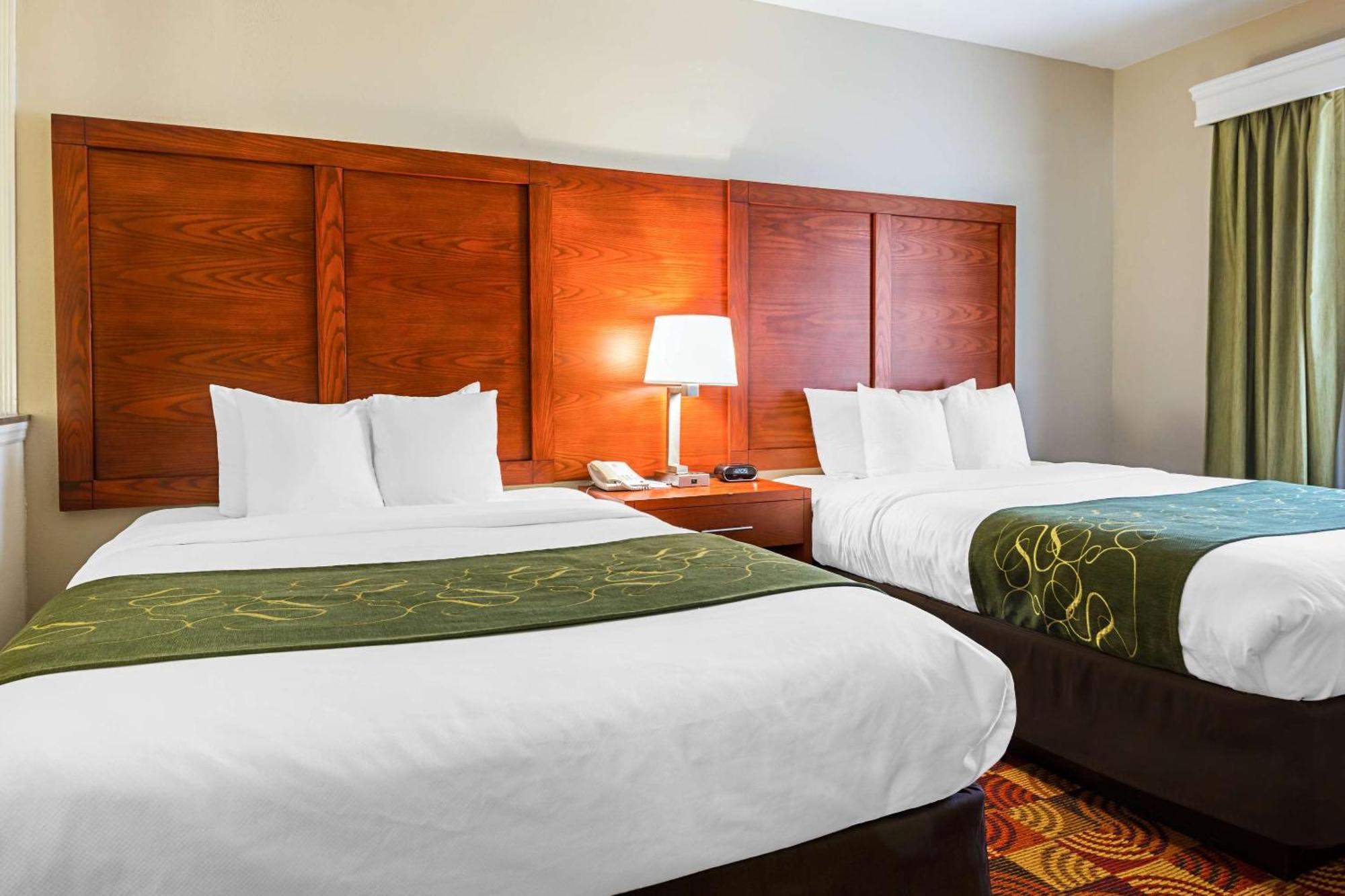 Comfort Suites Lake Charles Bagian luar foto