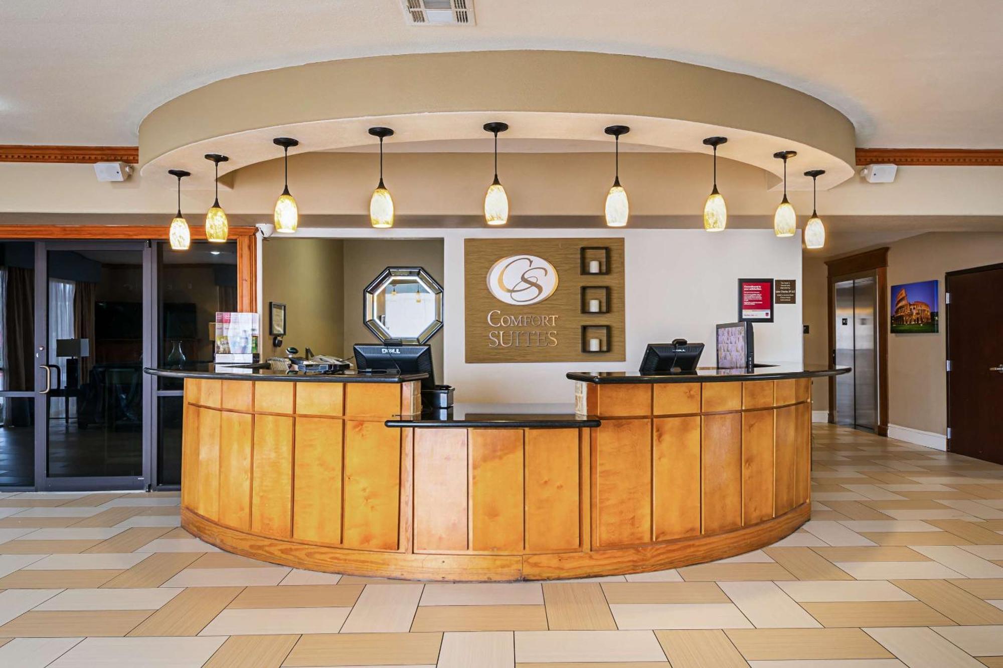 Comfort Suites Lake Charles Bagian luar foto